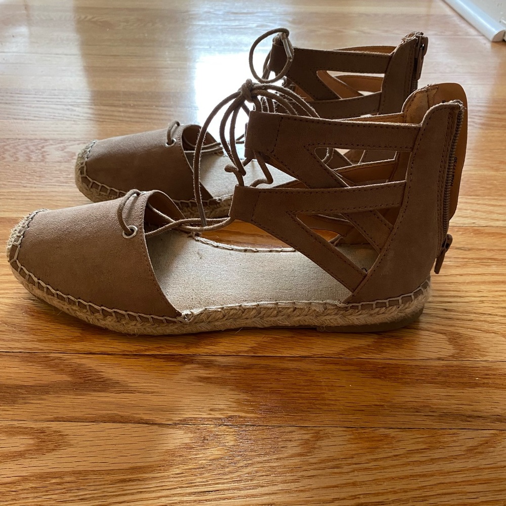 Sandles - Picture 2 of 2